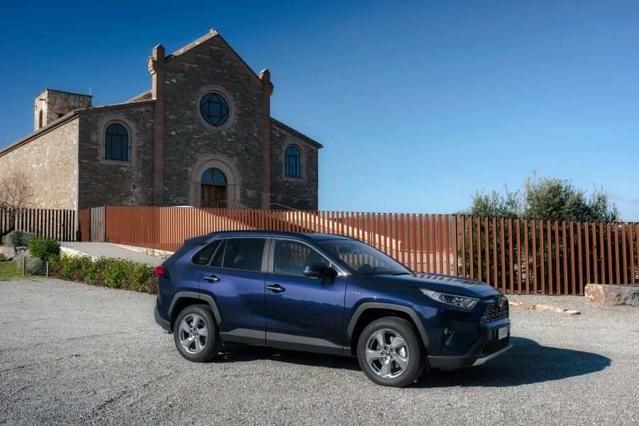  Toyota RAV4 Hybrid 2019 года  (WW) (фото 20 из 26)